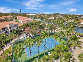 3640 Yacht Club Dr 203, Aventura FL 33180