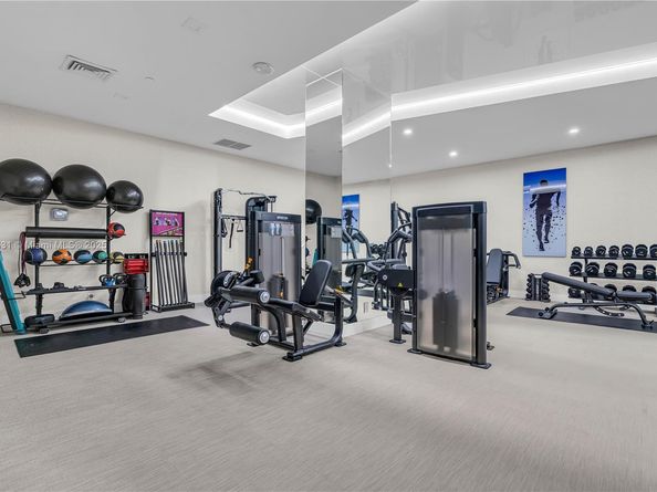 3640 Yacht Club Dr 203, Aventura FL 33180