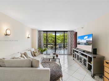 3640 Yacht Club Dr