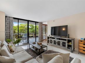 3640 Yacht Club Dr 203, Aventura FL 33180