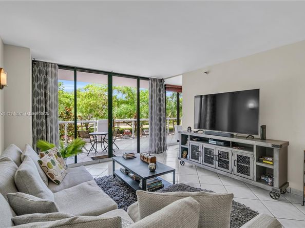 3640 Yacht Club Dr 203, Aventura FL 33180