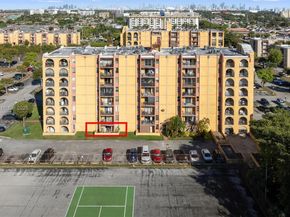 4801 NW 7th St 10916, Miami FL 33126