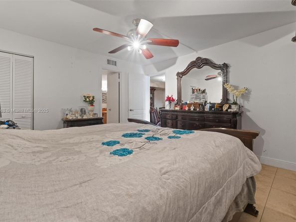 4801 NW 7th St 10916, Miami FL 33126