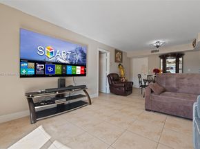 4801 NW 7th St 10916, Miami FL 33126