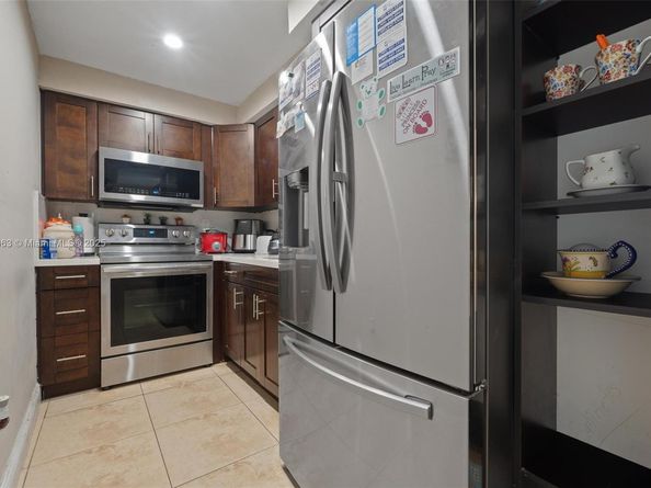 4801 NW 7th St 10916, Miami FL 33126