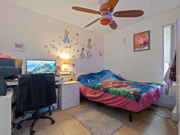 4801 NW 7th St 10916, Miami FL 33126