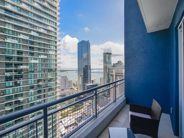 60 SW 13th St 3814, Miami FL 33130