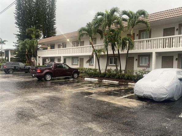 840 Pine Dr 204, Pompano Beach FL 33060