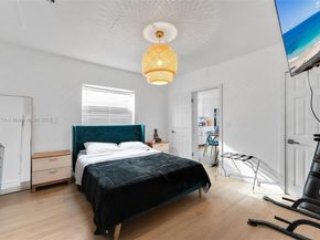 1105 NE 10th St, Hallandale Beach FL 33009