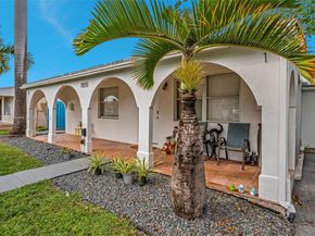 1105 NE 10th St, Hallandale Beach FL 33009