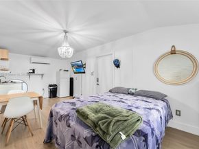 1105 NE 10th St, Hallandale Beach FL 33009