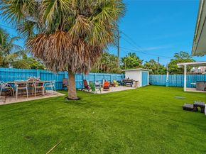 1105 NE 10th St, Hallandale Beach FL 33009