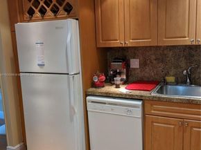 900 Saint Charles Pl L6, Pembroke Pines FL 33026