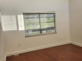 5201 Orduna Dr 14, Coral Gables FL 33146