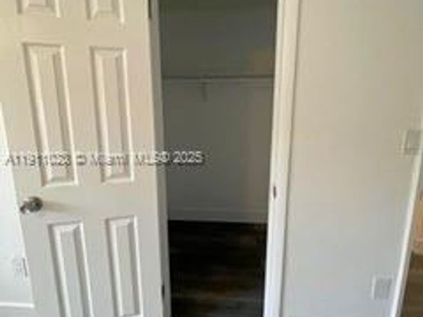 1283 NE 109th St, Miami FL 33161