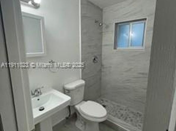 1283 NE 109th St, Miami FL 33161