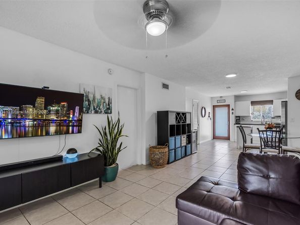 11651 Royal Palm Blvd 306, Coral Springs FL 33065