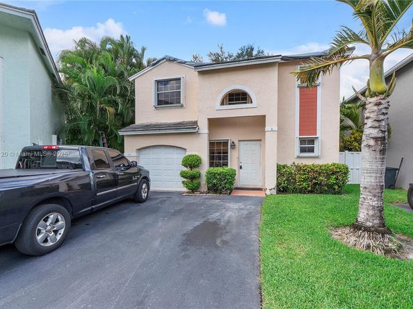 9870 NW 2nd St, Plantation FL 33324