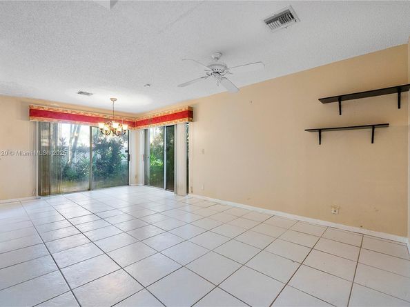 9870 NW 2nd St, Plantation FL 33324