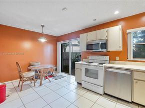 9870 NW 2nd St, Plantation FL 33324