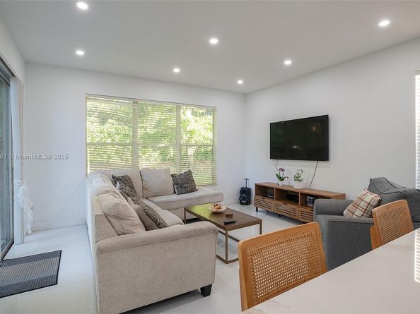 16101 SW 27th St, Miramar FL 33027