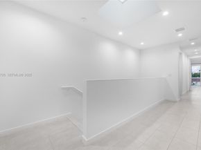 2756 SW 34th Ct B, Miami FL 33133