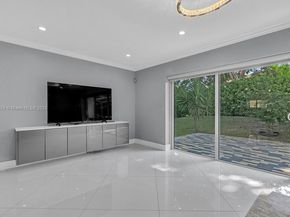 698 Deer Creek Corona Way, Deerfield Beach FL 33442