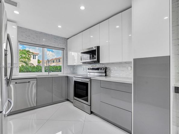 698 Deer Creek Corona Way, Deerfield Beach FL 33442