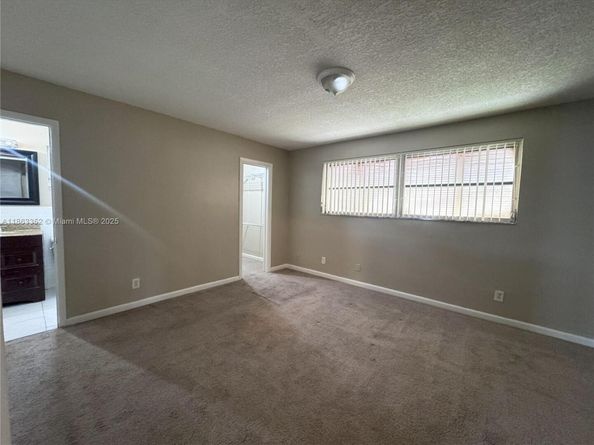 2201 N 54th Ave, Hollywood FL 33021