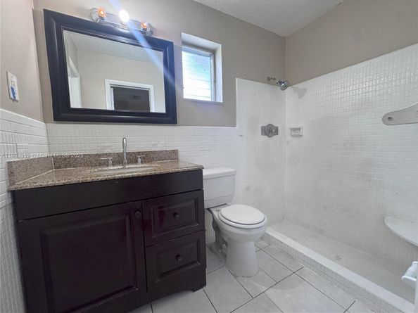 2201 N 54th Ave, Hollywood FL 33021