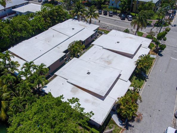 1795 Calais Dr 4, Miami Beach FL 33141