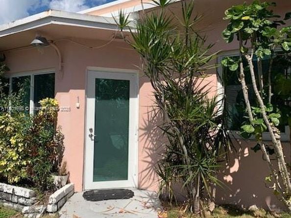 1795 Calais Dr 4, Miami Beach FL 33141
