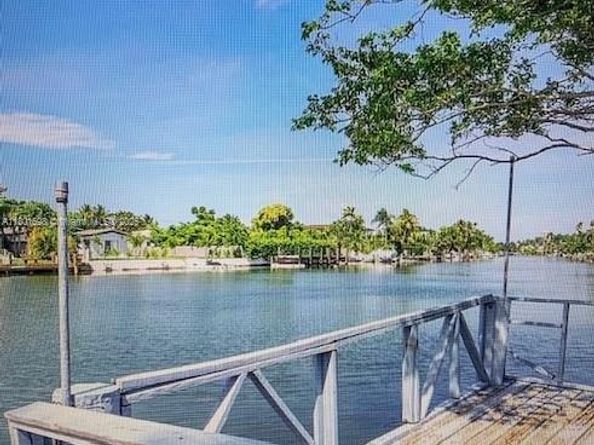 1795 Calais Dr 4, Miami Beach FL 33141