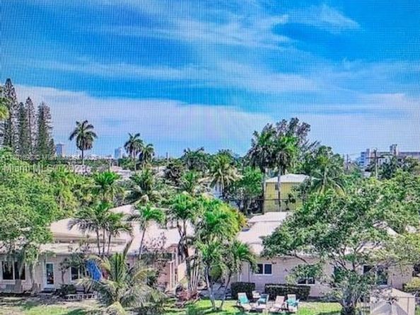 1795 Calais Dr 4, Miami Beach FL 33141