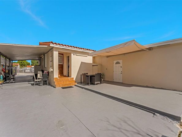 166 E 15th St, Hialeah FL 33010