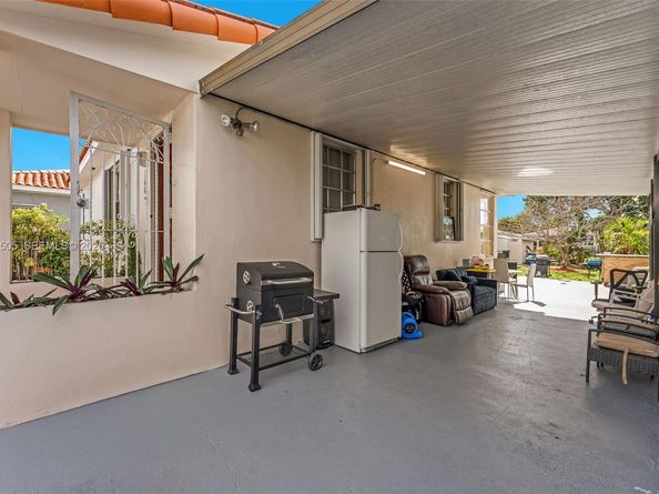 166 E 15th St, Hialeah FL 33010