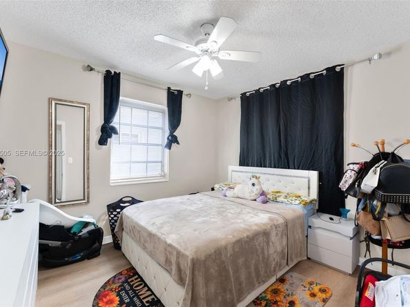 166 E 15th St, Hialeah FL 33010