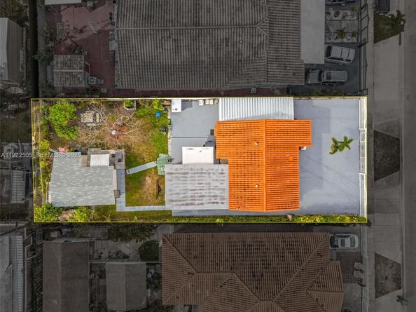 166 E 15th St, Hialeah FL 33010