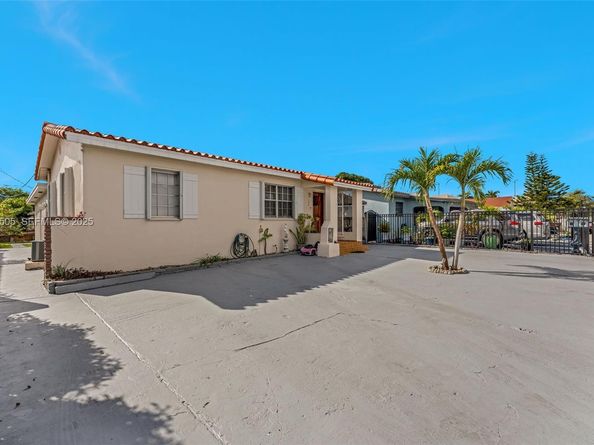 166 E 15th St, Hialeah FL 33010