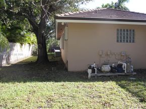 7439 SW 168th Ter, Palmetto Bay FL 33157