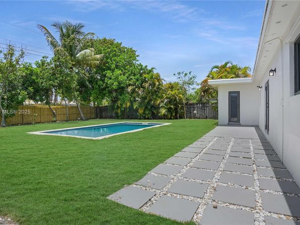 4300 Monroe St, Hollywood FL 33021