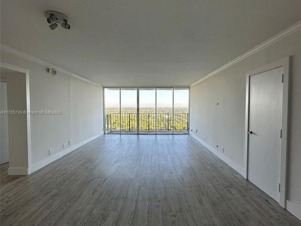 780 NE 69th St 1904, Miami FL 33138