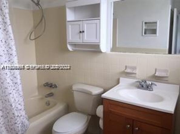 250 S Shore Dr 5, Miami Beach FL 33141