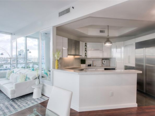 100 S Pointe Dr 1501, Miami Beach FL 33139