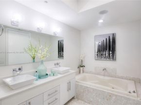 100 S Pointe Dr 1501, Miami Beach FL 33139