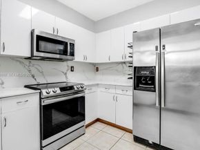 102 Riverwalk Cir, Sunrise FL 33326