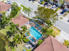 102 Riverwalk Cir, Sunrise FL 33326