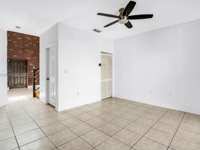102 Riverwalk Cir, Sunrise FL 33326