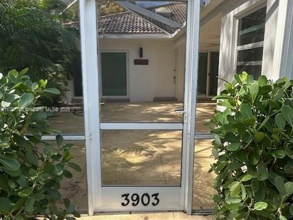 3903 Water Oak Ct, Palm Beach Gardens FL 33410