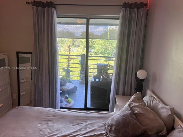 2307 S Cypress Bend Dr 406A, Pompano Beach FL 33069